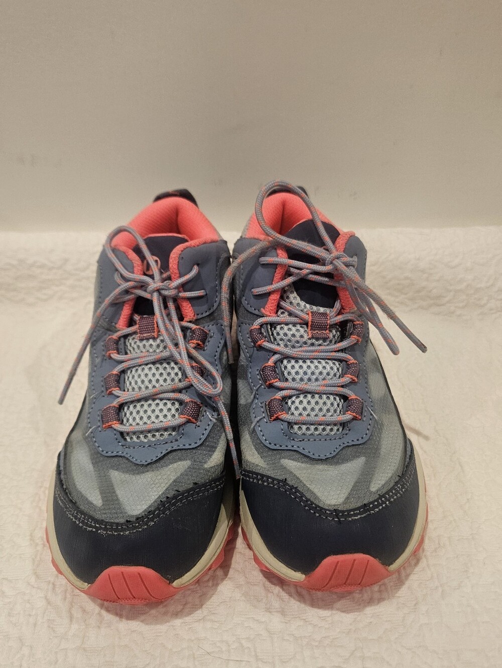 EUC Girls Merrell Shoes/Hiking Shoes Size 3